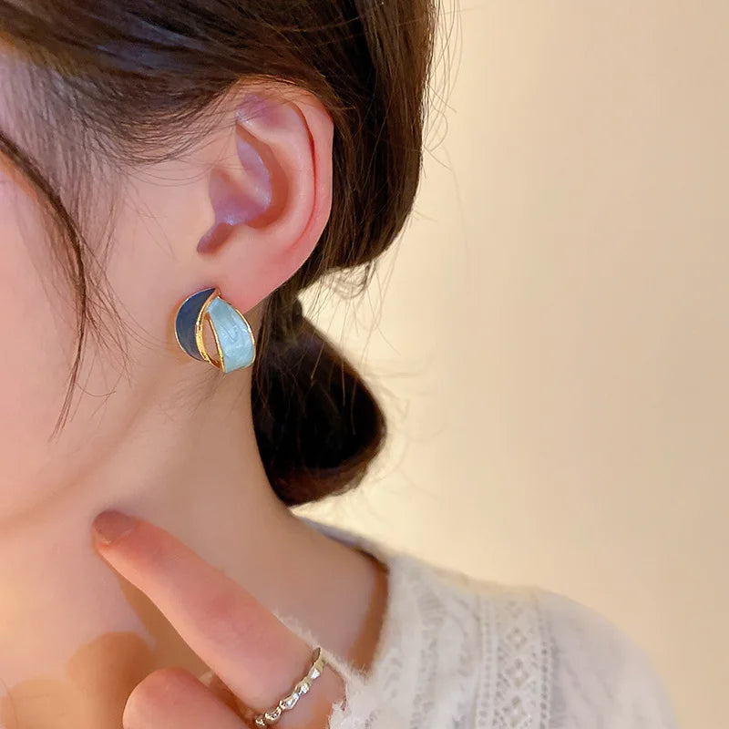 Sculpted Arc Studs